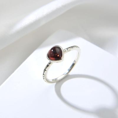 S925 Sterlingsilber Herzförmiger Granat Edelsteinring - Rot Thai-Silber Weihnachtsgeschenk für Damen