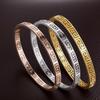 Damen Armband aus Edelstahl mit Chinesische Mauer Muster, Titanstahl, Anlaufgeschützt, Geeignet zum Baden, Leichter Luxus, Vielseitiges Design