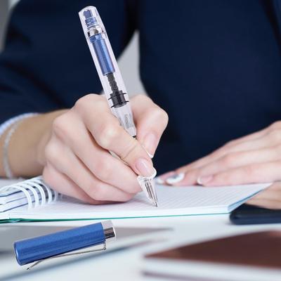 Titanium Fountain Pen High Ink Capacity Vacuum Filling Stainless Steel Fine Nib Smooth Writing Pen for Daily Writing