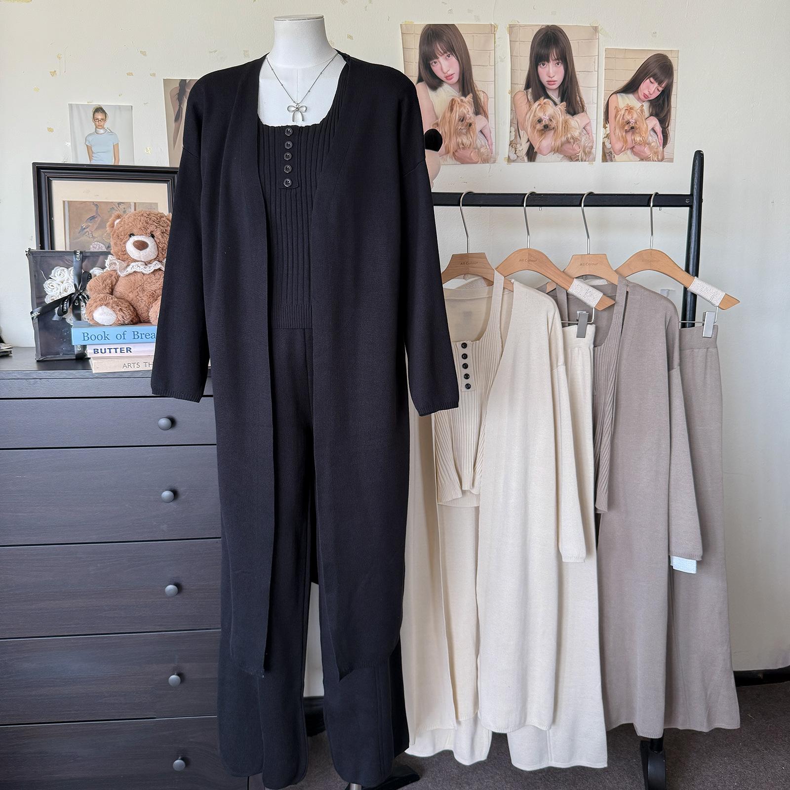 

Autumn and Winter New Slim-fit and Thin Knitted Cardigan Sling Vest Wide-leg Pants Knitted Three-piece Set One size чорний