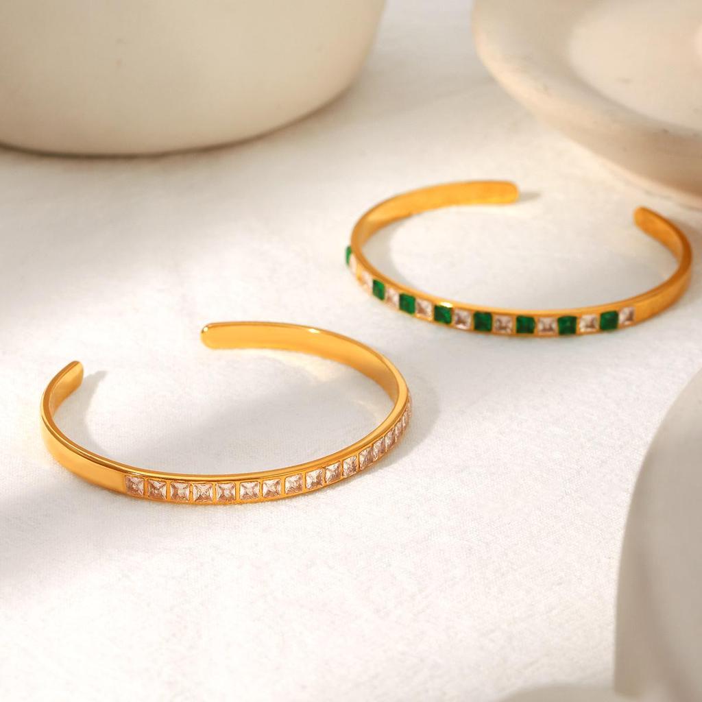 European-American Zircon Titanium Steel Bracelet: Luxurious, Star-Studded, Versatile Stainless Steel Jewelry for Women