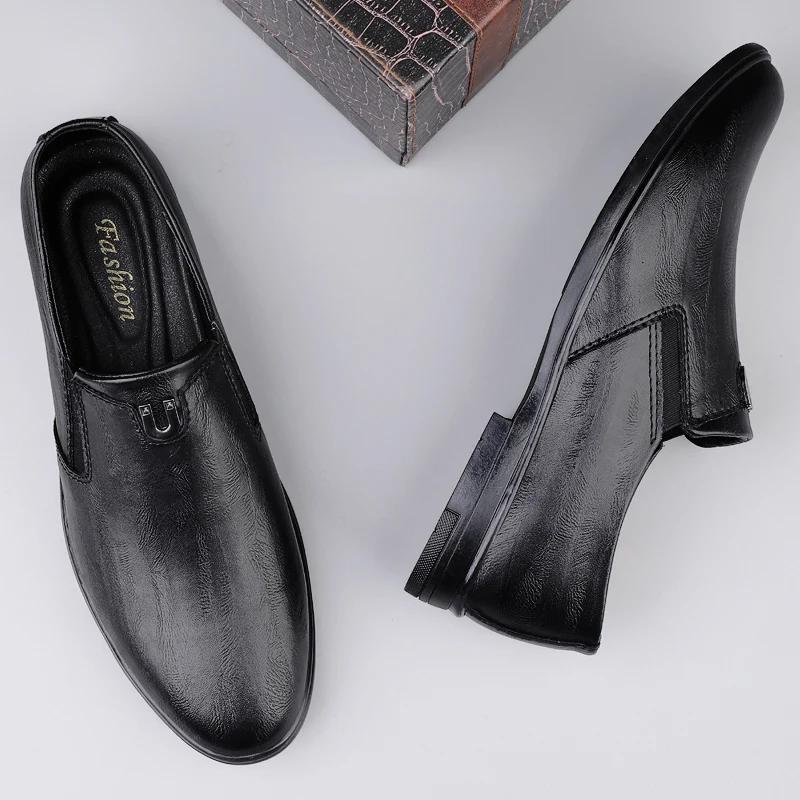 Fashion 2025 New Casual Leather Business Loafers for Men Round Toe Formal Office Wedding Dress Shoes Handmade Slip-On Flat Walking Shoes