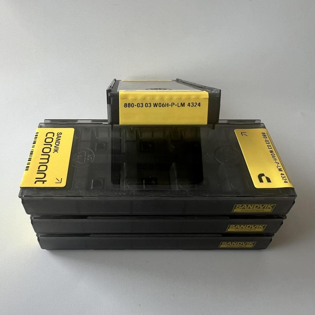 SANDVIK / 880-0303W06H-P-LM 4324 / Original Swedish hard alloy blade 10 Pcs