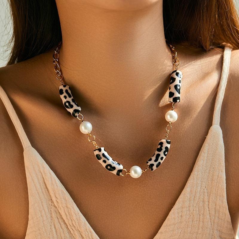 Leopard Print Elegant Pearl Retro Clavicle Necklace For Women