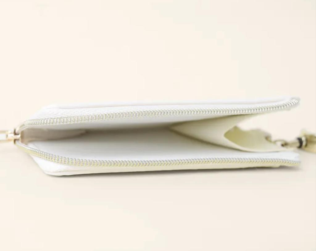 Flower Ring Pass Case Heart Pattern (with Reel) GPC0050-IV (Ivory)
