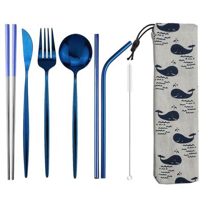 Set di stoviglie da 8 pezzi Set di posate blu da viaggio portatile Set di posate in acciaio inossidabile 304 con coltello, forchetta, cucchiaio, bacchette, posate in paglia con custodia