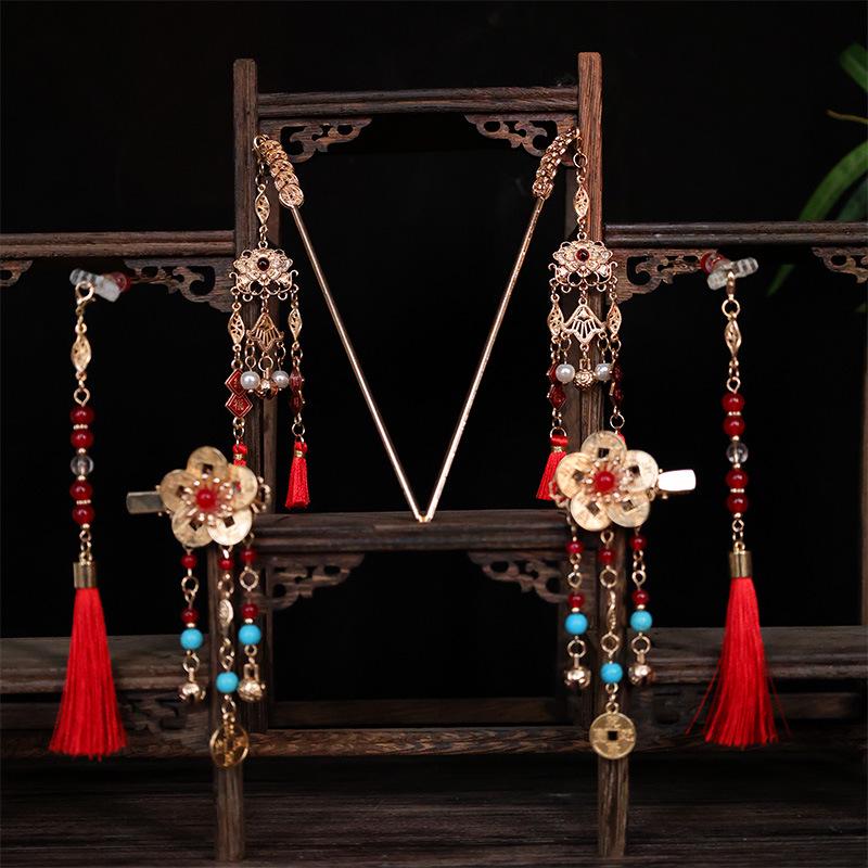 Tang Dynasty Gold Hair Accessories Set: Hanfu Retro Headdress with Hairpins, Forks, and Combs.