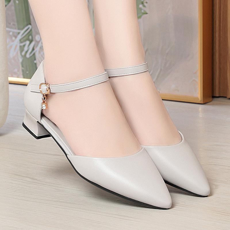 Nuevos zapatos de vestir blancos de primavera y verano, cuero suave, suela blanda, zapatos negros de trabajo, bolso hueco para mujer, hebilla de una palabra, correa, zapatos de cuero para mujer