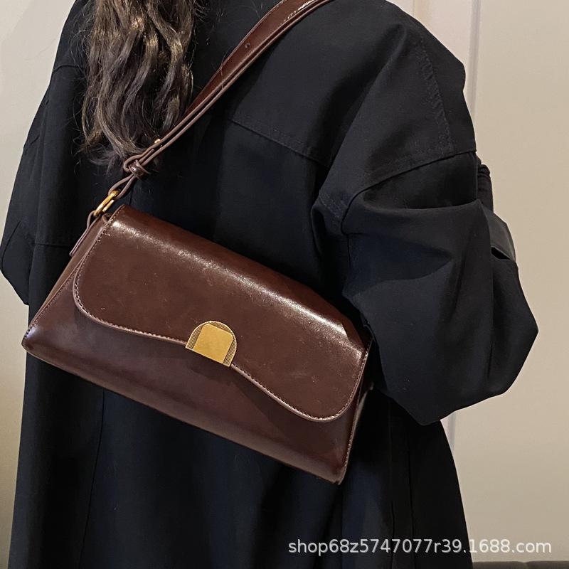 High-end Small Square Bag Women's Large-capacity New Trendy Fashion Women's Messenger Bag Niche Autumn and Winter Shoulder Armpit Bag