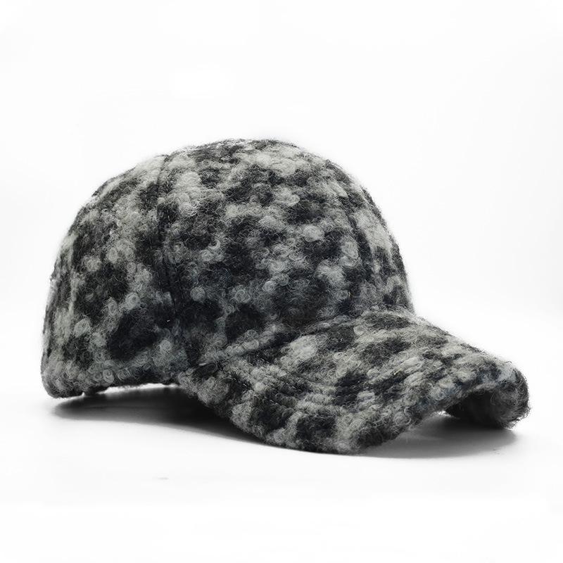 New fashion leopard print baseball cap women's autumn and winter street warmth foreign gas cap leopard print hat