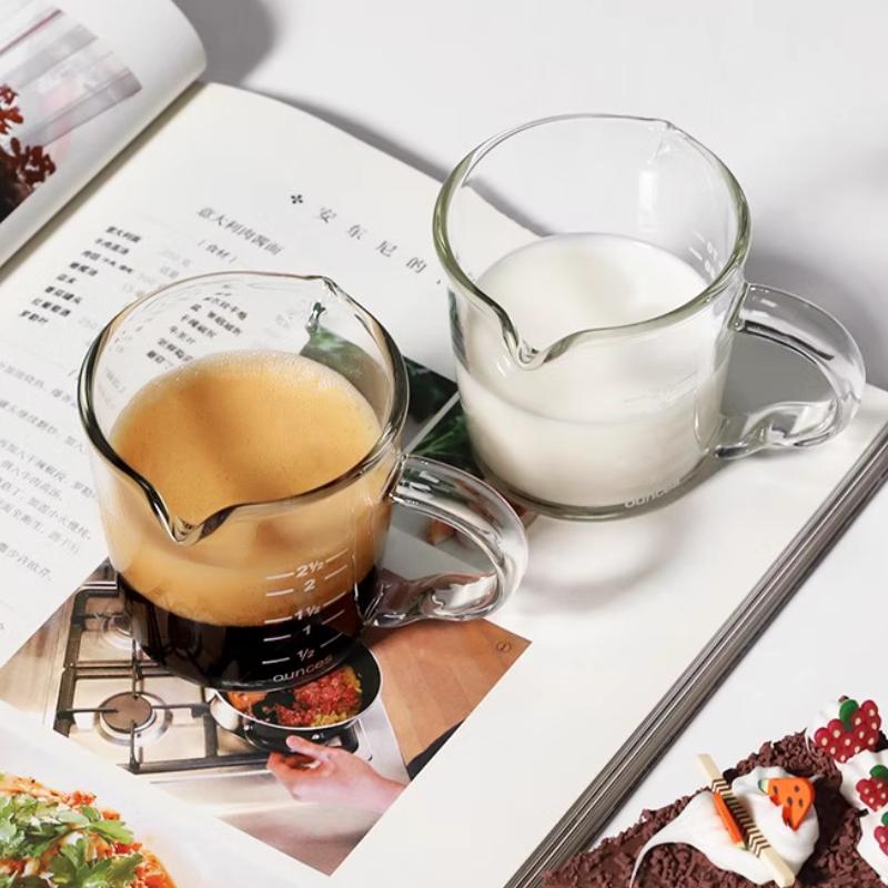 Hochwertiger Glasmessbecher 70ml Hitzebeständiger Becher Küchen-Kaffee-Clip Doppel-Unzen-Becher