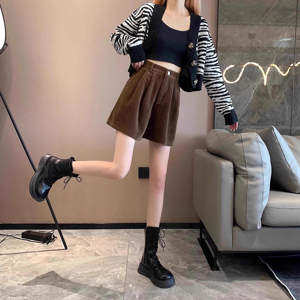 2024 Women's Autumn/Winter Corduroy A-line Shorts: Loose, Slimming Wide-Leg Design for Casual Wear with Boots.