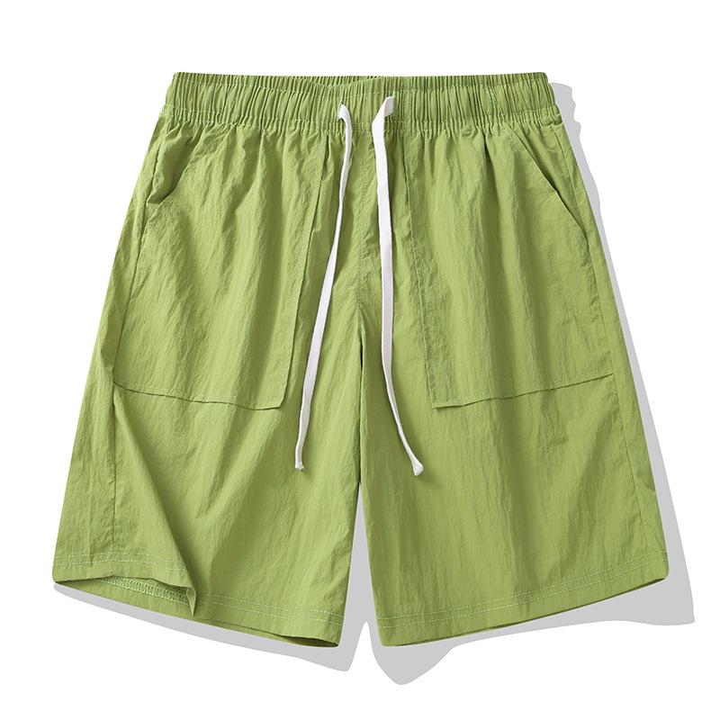 Shorts Finos de Seda Gelo de Secagem Rápida para Homens No Verão, Frescos e Respiráveis, Corte Solto, Esportivos e Casuais Calças Cinco Quartos de Praia