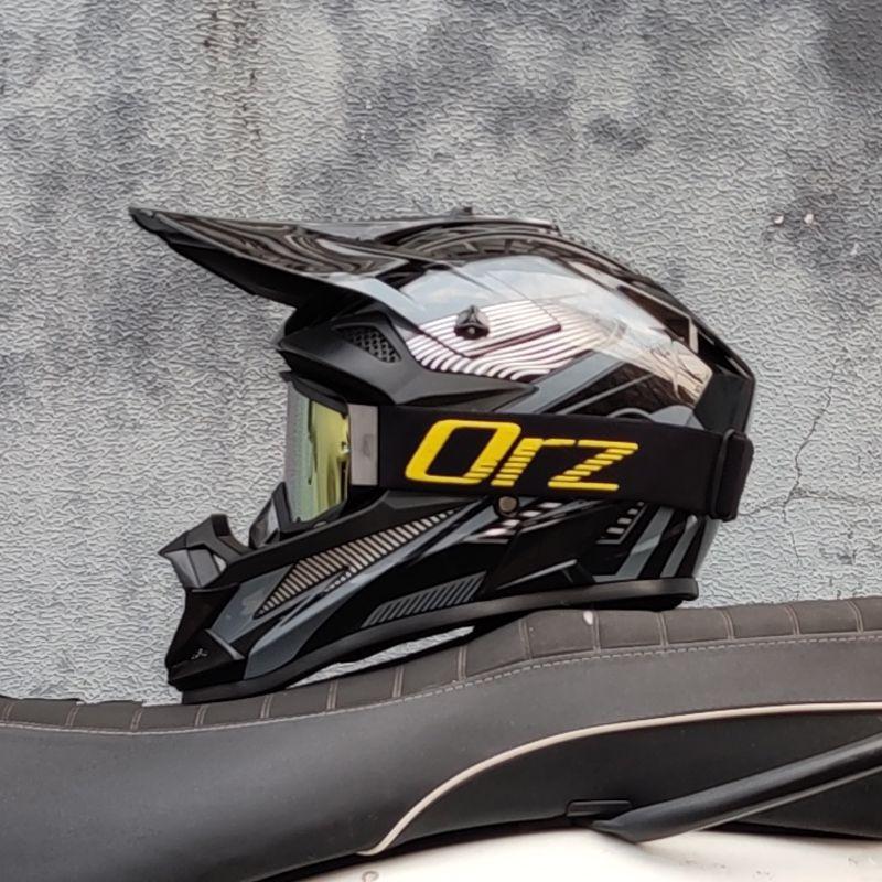 Off-road Motorcycle Helmet Men and Women Universal Kart Rickshaw Four Seasons Mountain Bike Speed Downhill Hood