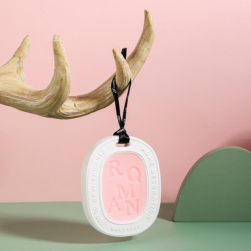 Universal Scented Wax Pendant for Wardrobe, Bathroom, Bedroom, Car & Hallway - Deodorizing & Fragrance-Retaining Sachet