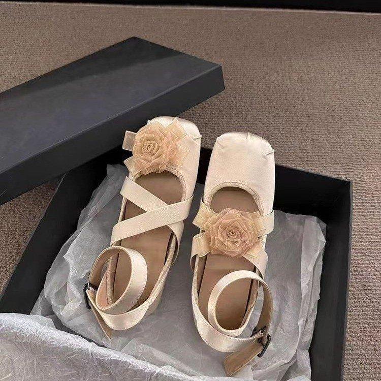 Retro flower cross strap single shoes 2025 summer shallow mouth square head ballet shoes new Chinese gentle flats