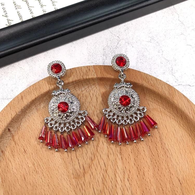 Premium Sense Retro Crystal Fringed Stud Earrings Women's Simple Temperament Versatile Personality Earrings Baroque Ear Jewelry