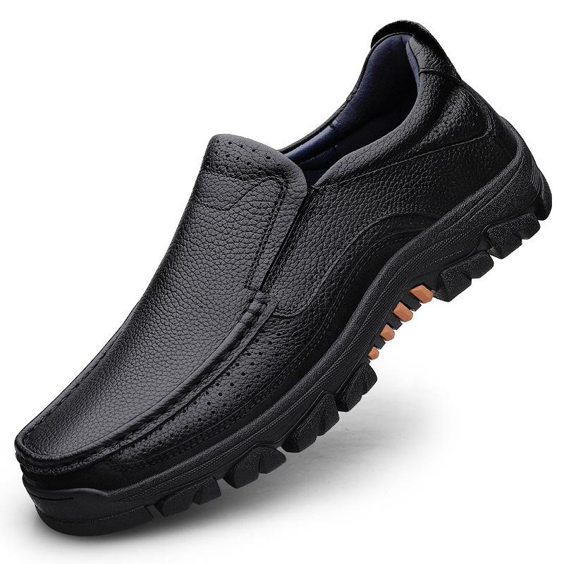 Men's Large-Size Leather Slip-On Shoes, Soft Sole, British Style, Casual Business Shoes for Middle-Aged and Elderly.