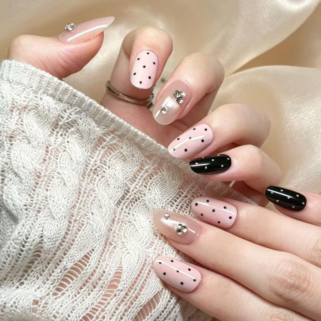 Pink Black Crystal Xi 2026 Nude Translucent Cat Eye Press-On Nails with Polka Dot, Four-Leaf Clover, and Rhinestone Decoration