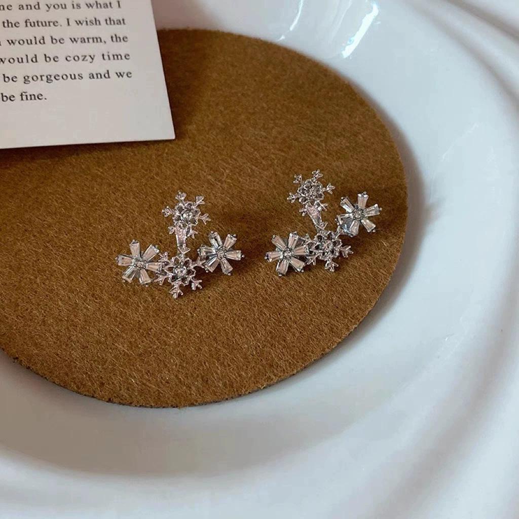 Zircon Metal Studs & Pearl Bow Earrings - High-End, Versatile Statement