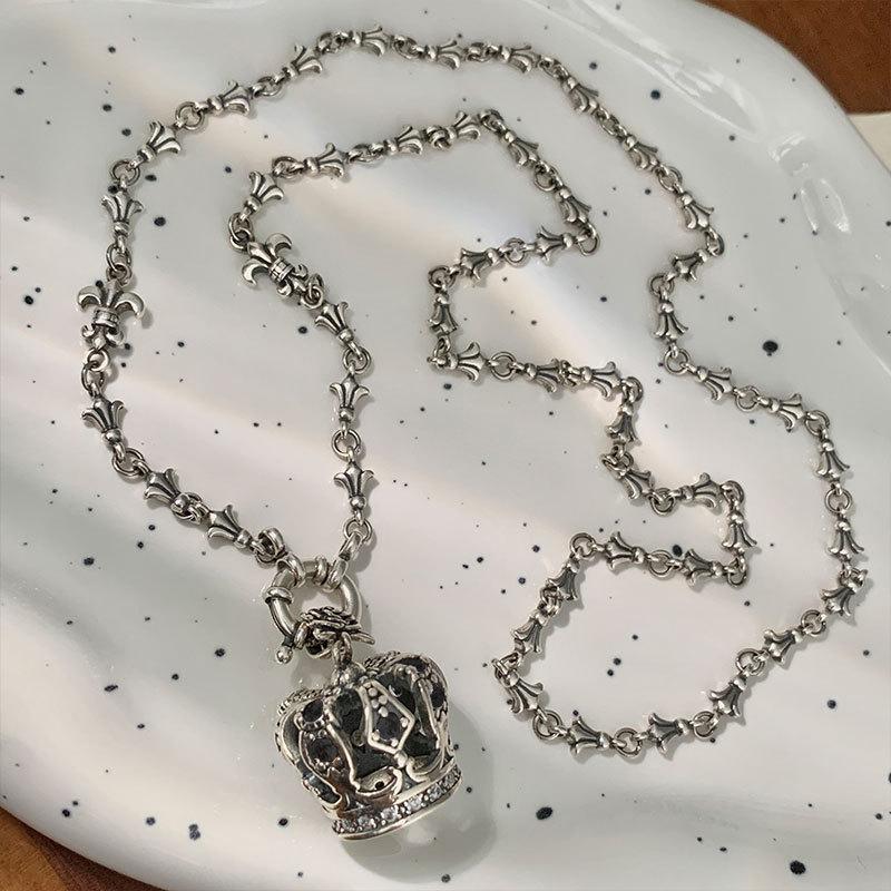 Hollow Crown Retro Necklace: Women's Hip Hop Clavicle Chain