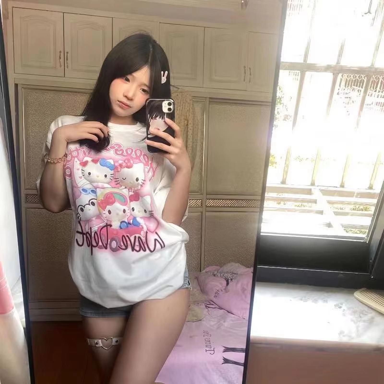 Лето 2026 Hello Kitty Сладкий и Крутой Стиль Рисунков Чистый Хлопок С Принтом Женская Футболка Повседневная и Удобная Уличная Одежда S