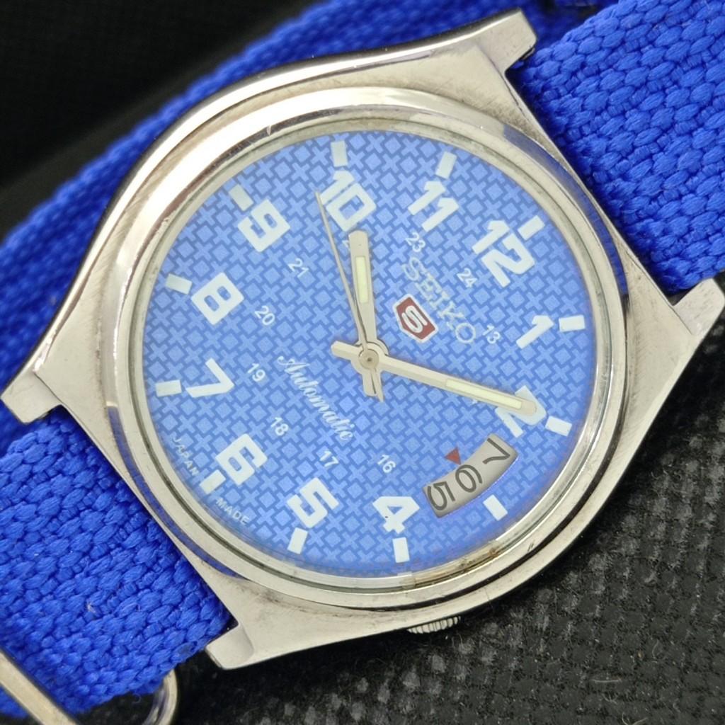 

USED VINTAGE SEIKO 5 AUTOMATIC 7009A JAPAN MENS DATE BLUE WATCH 588a-a310119-9 SKU588a-a310119