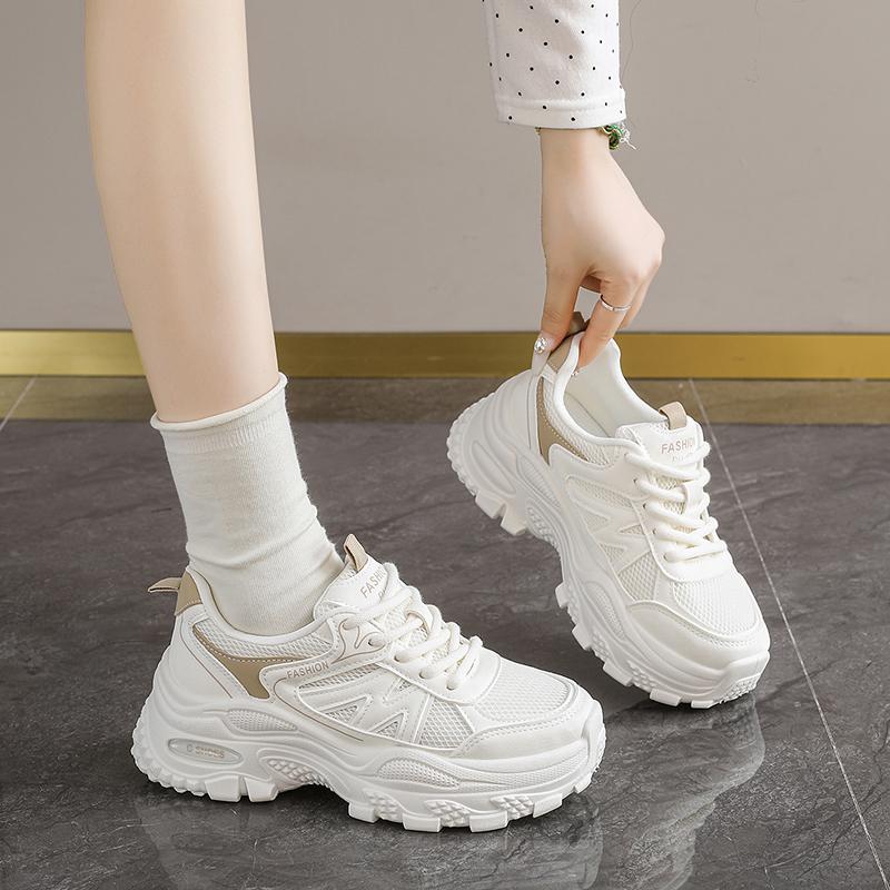 Women's White Chunky Retro Sneakers Platform Dad Shoes Thick Sole Retro Trainers Comfortable Cushioned Running Style Trainers for Daily Wear