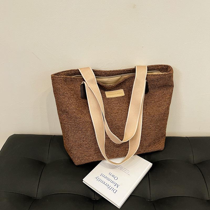 Autumn and Winter Woolen New Handbag Women's Large-capacity Casual Simple Shoulder Bag College Student Literary and Versatile Class Bag