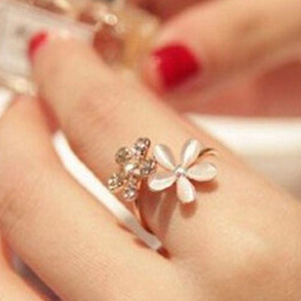 Women Rhinestone Flowers Little Daisy Openings Adjustable Female Crystal Jewelry