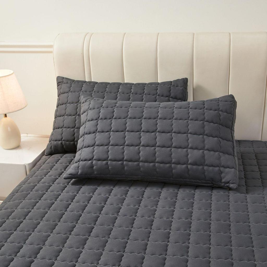 Waterproof Quilted Fitted Sheet: Urine-Proof Solid Color Mattress Protector