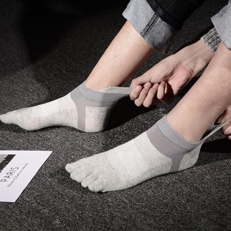Comfortable And Breathable Men'S Sports 5 Finger Socks Ideal For Football, Running, Basketball And Fitne