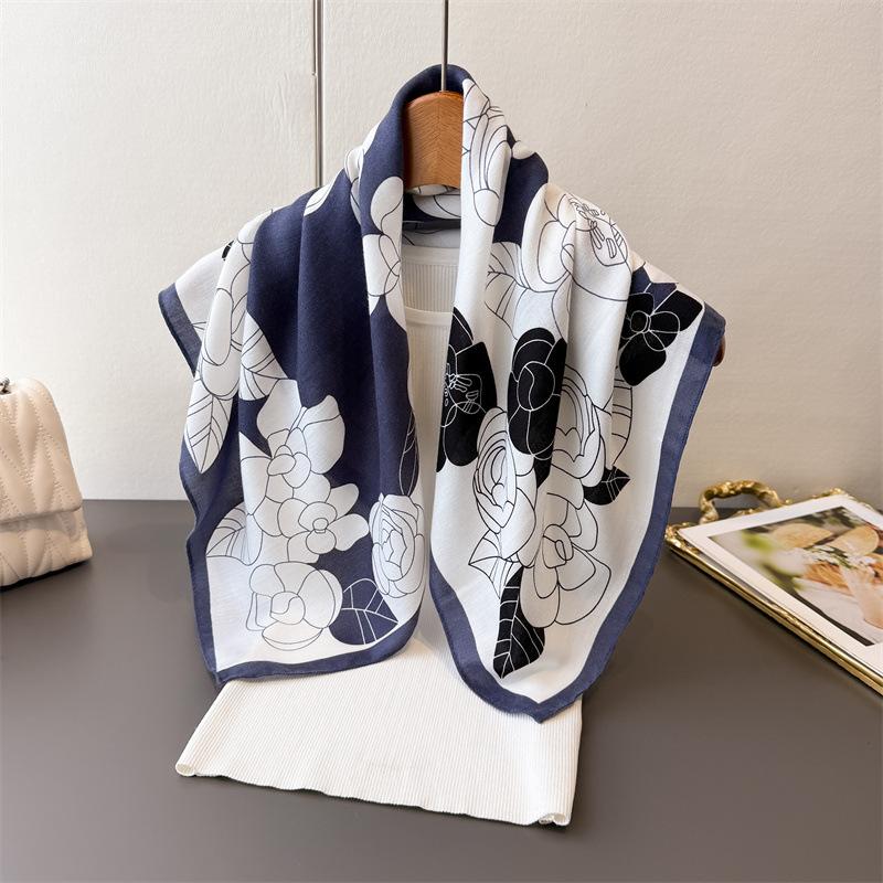 Korean Version of Qiandongge Silk Scarf, Thin Small Square Scarf, Luxury Temperament Herringbone Pattern Headscarf, Imitation Velvet Shawl, Scarf.