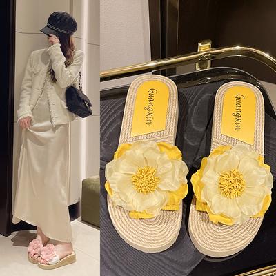 New Fairy Wind Slope Heel Flip-flop Girl Summer Fashion Straw Woven Flower Platform Dai Shoes Beach Shoes Sandals