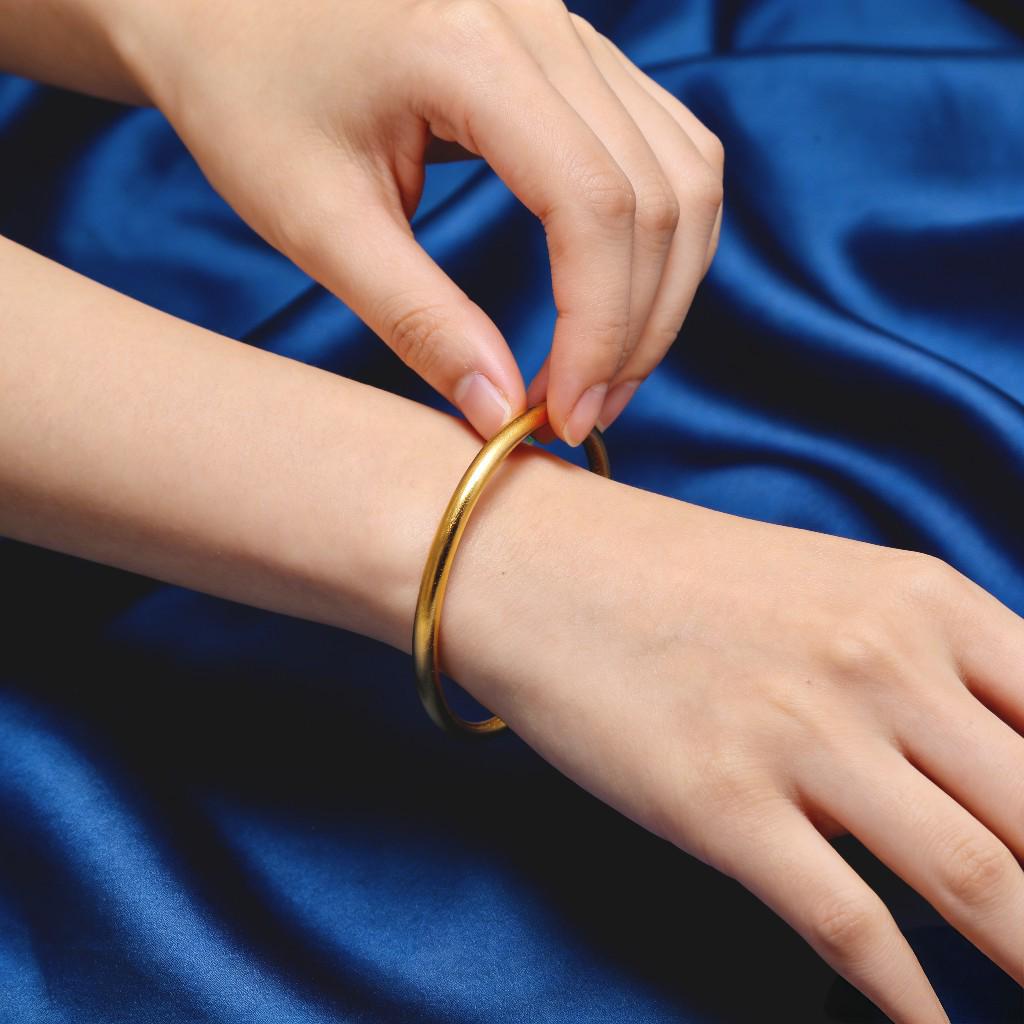 Vintage Gold-Plated Matte Copper Alloy Bangle - Versatile Chinese Auspicious Bracelet for Festivals and Everyday Wear