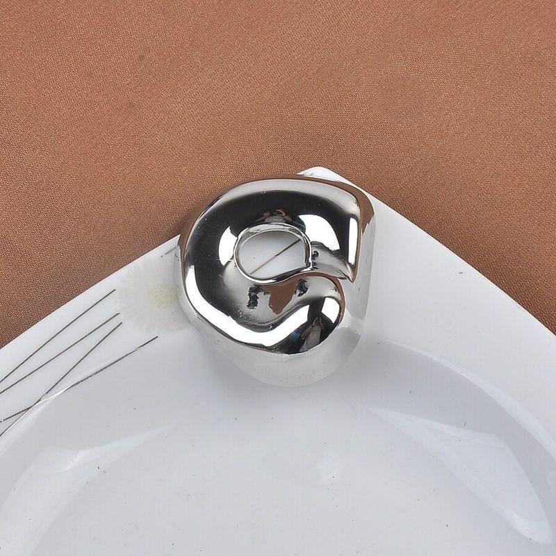 European and American Fashion Wavy Pattern Irregular Brooch High-End Simple Versatile Coat Niche Metal Pin Clothing Accessories