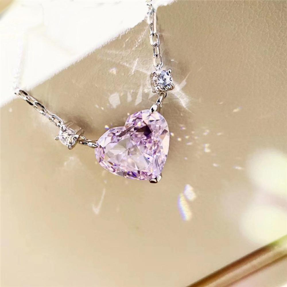 Elegant Heart Necklace for Women Pink Cubic Zirconia Pendant Stylish Collarbone Chain Fashion Jewelry Gift