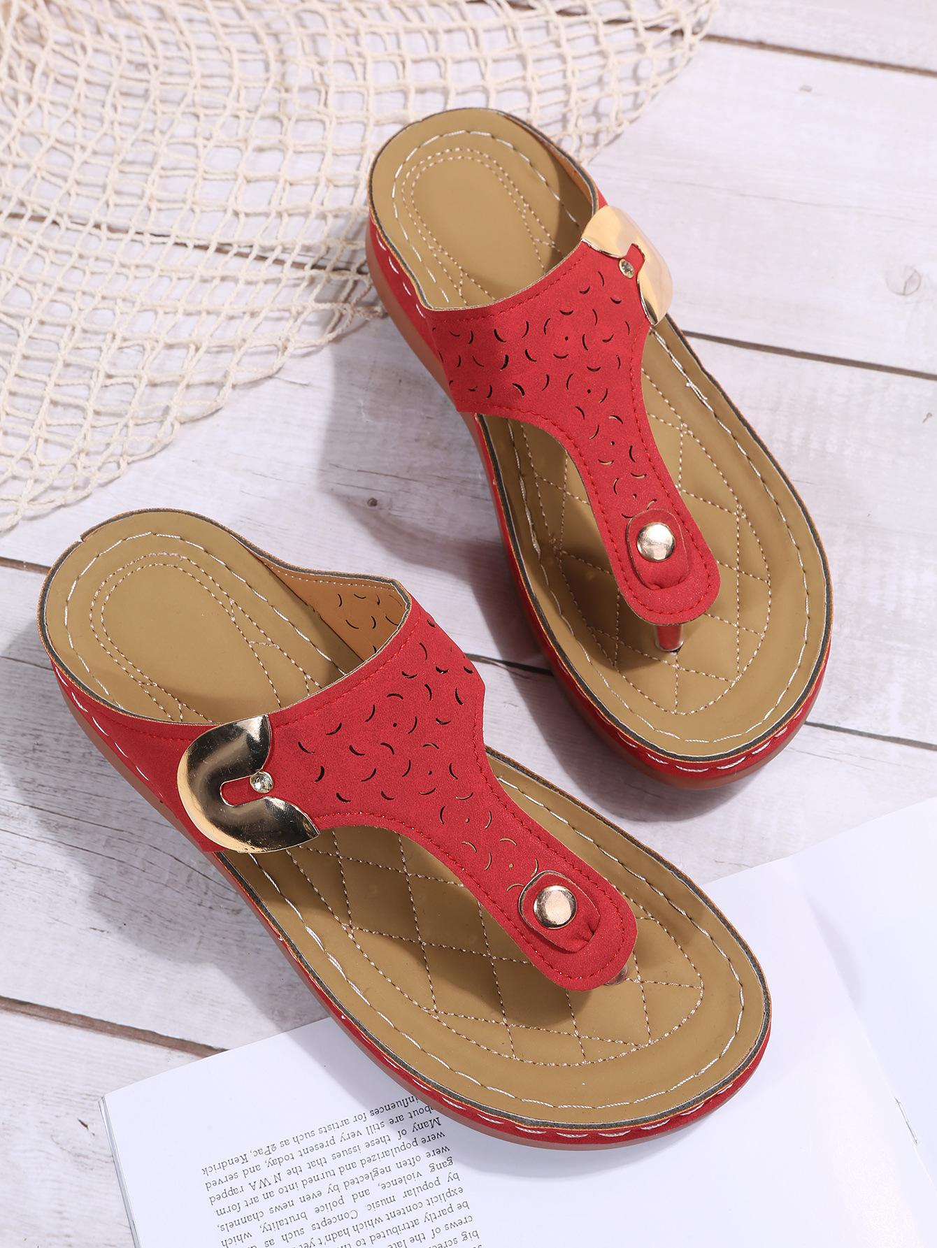 

Большие тапочки женские весна-лето 2024 года, новые модные шлепанцы на каблуке-клобуках, пляжные тапочки для женщин 35 красный