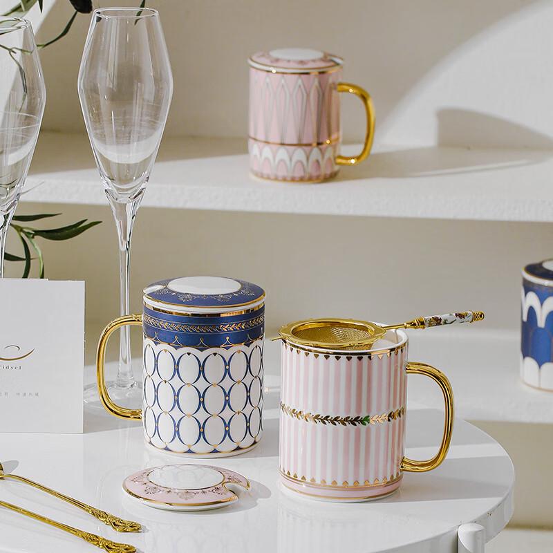 Vidsel Ceramic Couple Mug Gift Set with Lids and Spoons