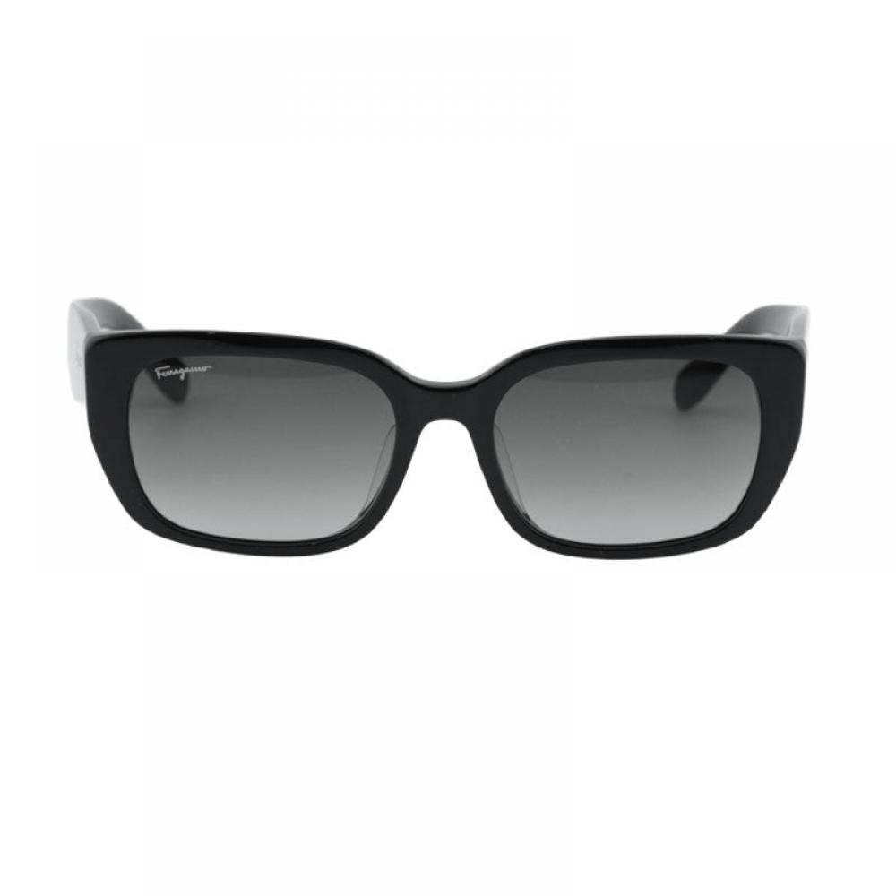 SaLvatore Ferragamo Square FuLL Rim SungLasses BLack Frame And Grey Gradient L