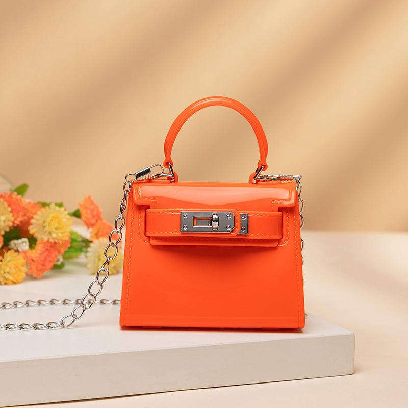Guangzhou women's bag new trend fashion jelly bag hand candy shoulder messenger women's bag