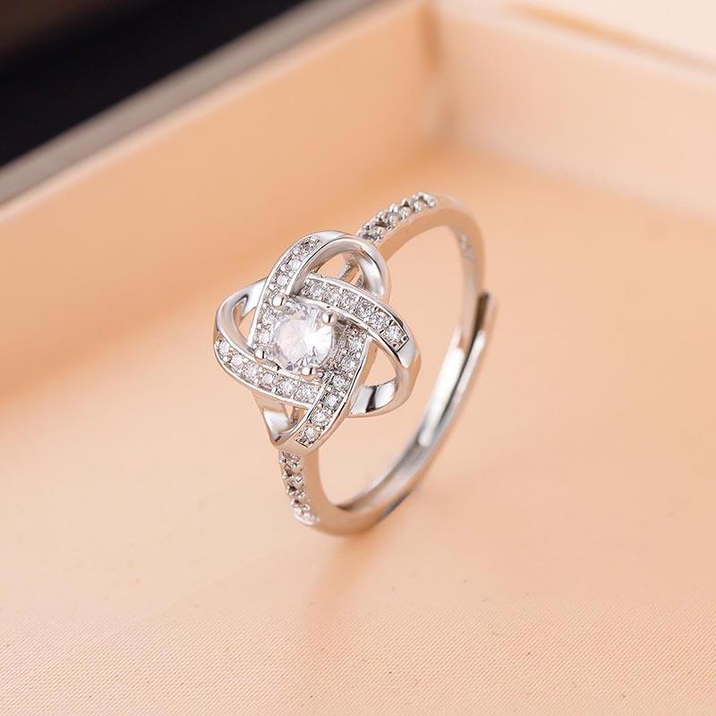 Clover Zircon Necklace Pendant for Women - Fashionable Clavicle Chain Jewelry Set