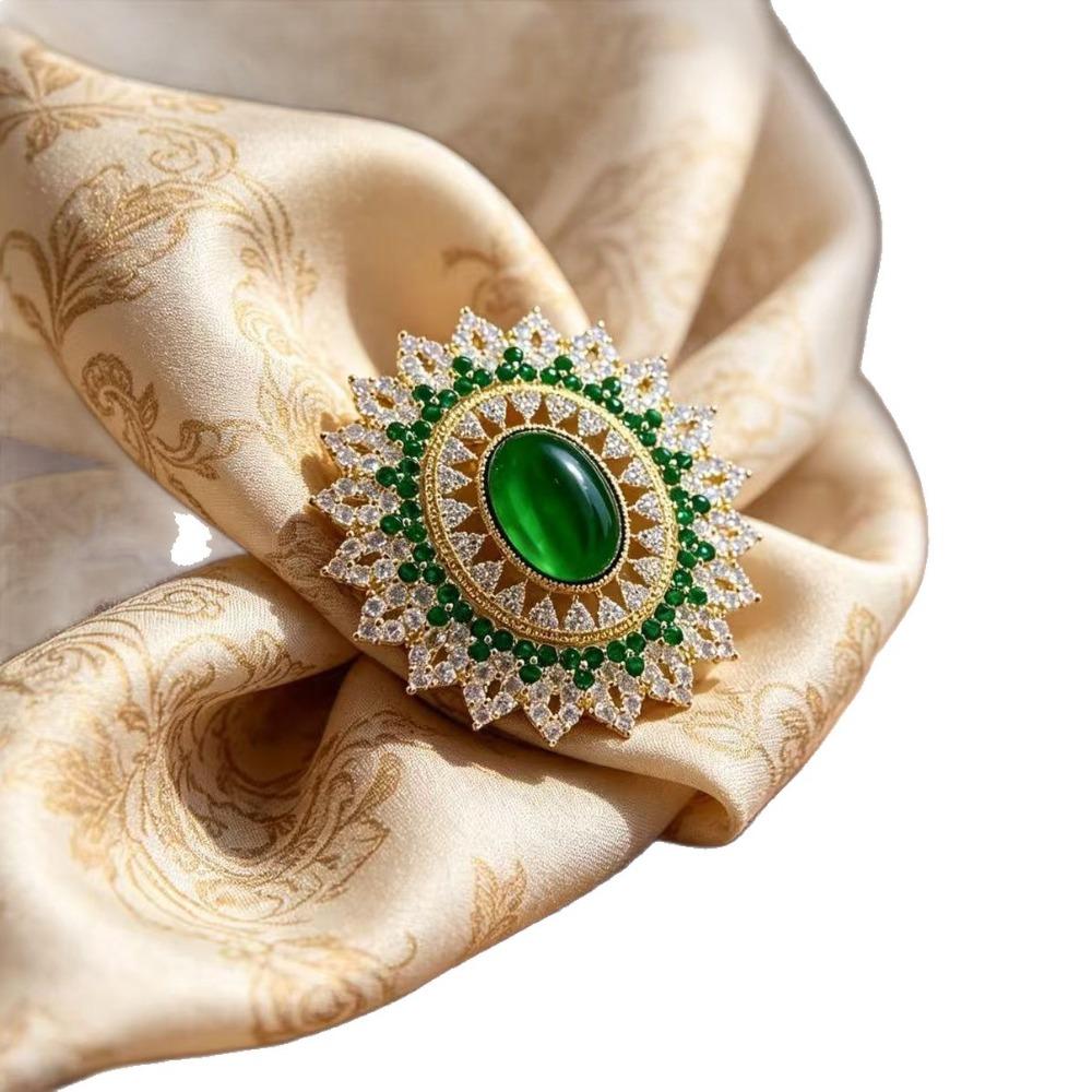 Luxury Court-style Multi-Tier Halo Emerald Zircon Sunflower Brooches for Women High-end Exquisite Oval Floral Corsage Jewelry
