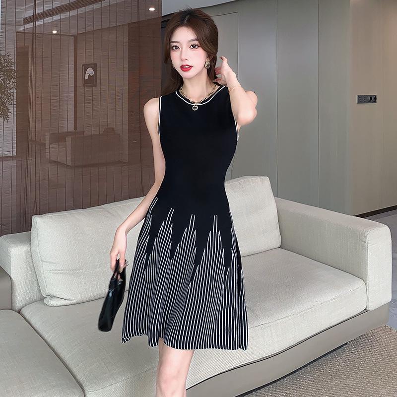

Women s French-Style Sleeveless Knit Dress - Petite Waist-Cinched, Slimming A-Line Vest, Summer New Arrival M 100-110 kg чёрный