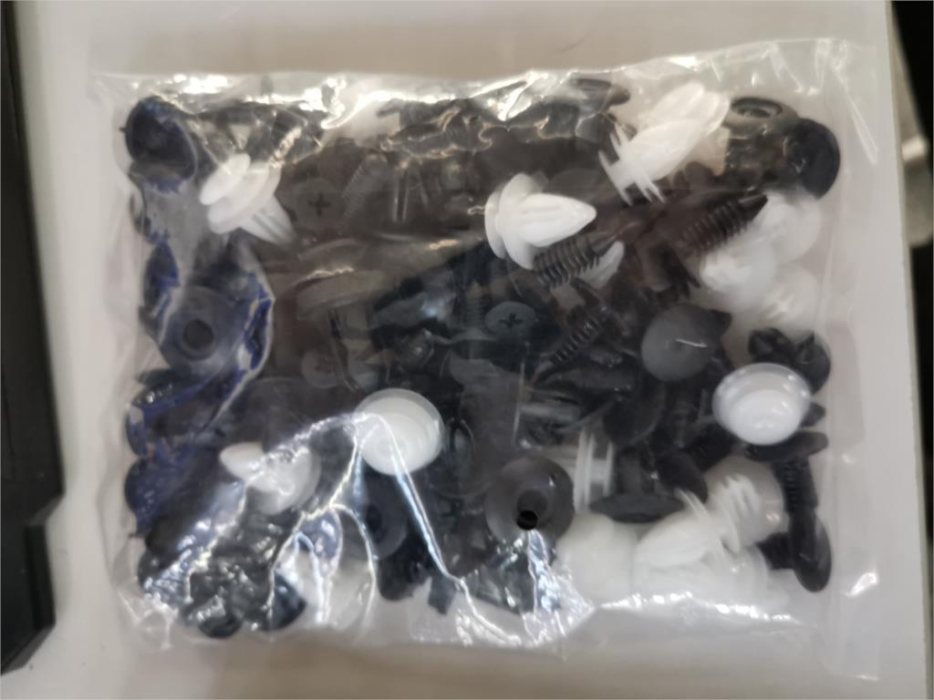 100-Piece Universal Car Retainer Clips Set for Bumper, Door, and Trim Fastening.