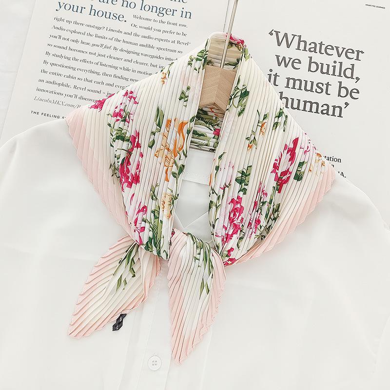 Retro Color Block Crinkled Square Scarf - 70cm Pleated Neckerchief in Imitation Silk for Women