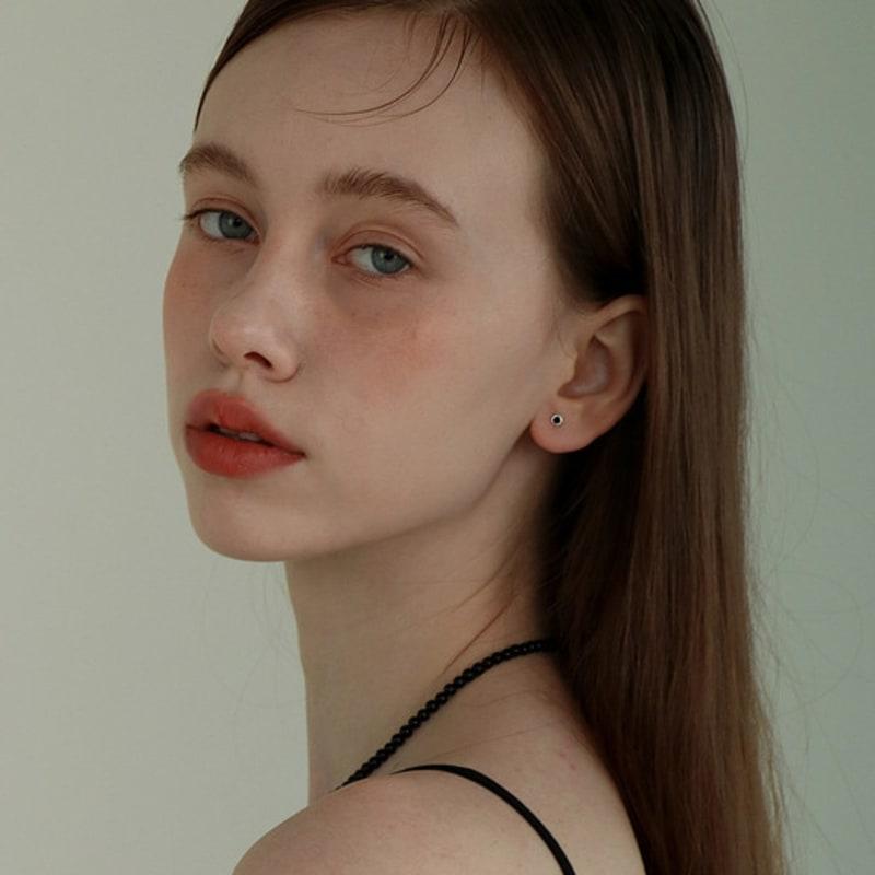 Less is more black onyx necklace (4mm)