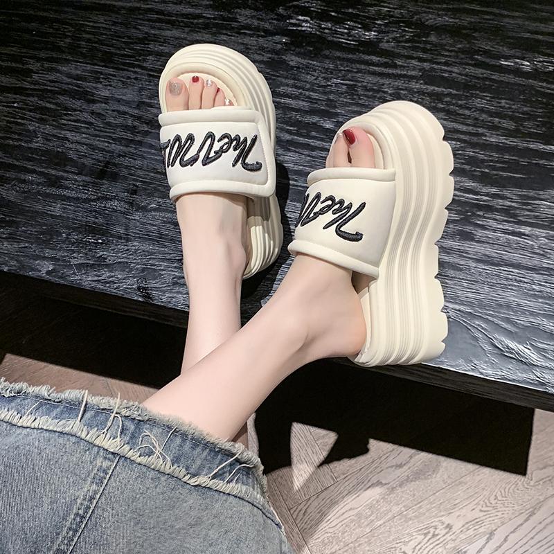 Fashion 8CM Slippers Women Fashion Platform Wedges Ladies Shoes High Chunky Slides Woman 2025 Summer Outdoor Beach Shoes Flat Sandals
