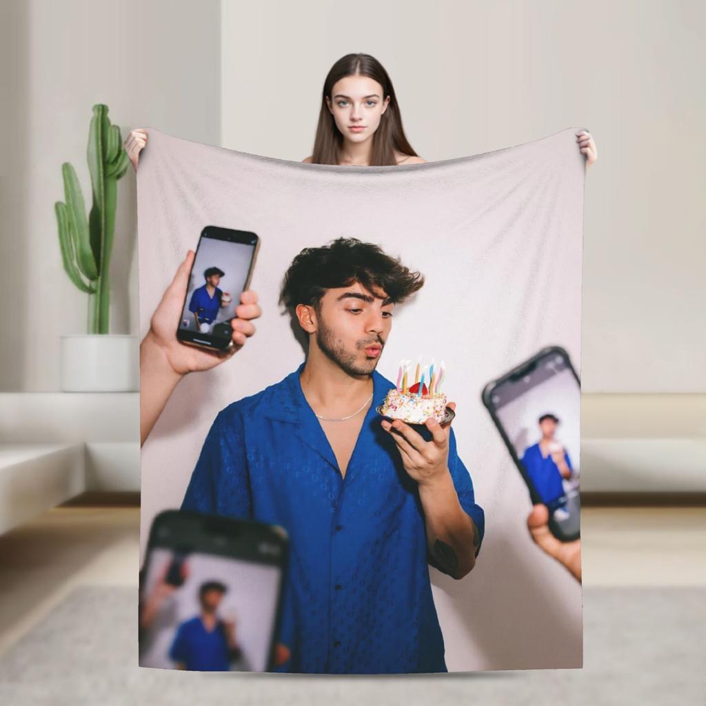 F-Fede V-Vigevani Throw Blanket for Couch  Fuzzy Soft Plush Blanket 50x60 Inches Multi-size Bedspreads for All Seasons