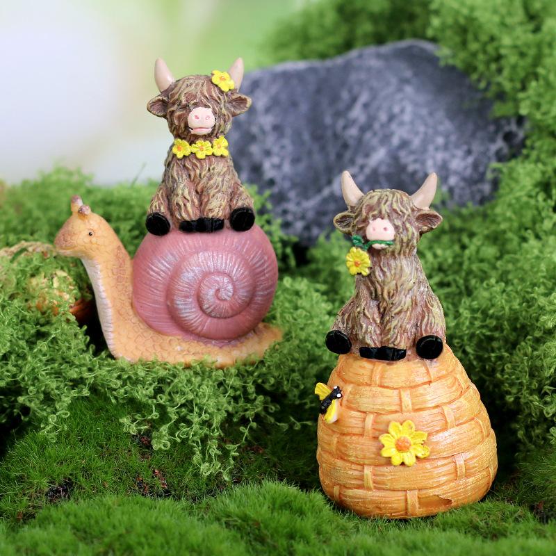 Creative Heights Beef Resin Sculpture - Spring Desktop Decoration - Potted Garden Festival Decorative Item